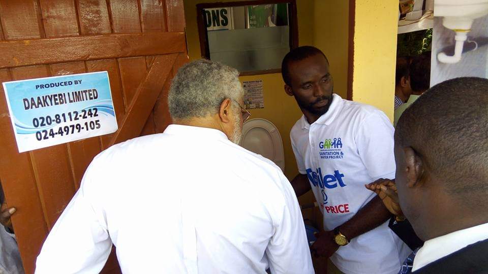J.J. Rawlings Interacting with GAMA Project Representatives
